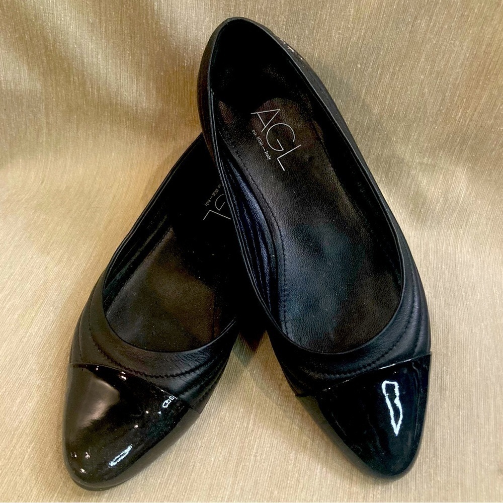 AGL Sz 39 Delicia Horizontal Quilting Pointy Toe Patent Leather Ballet Flats